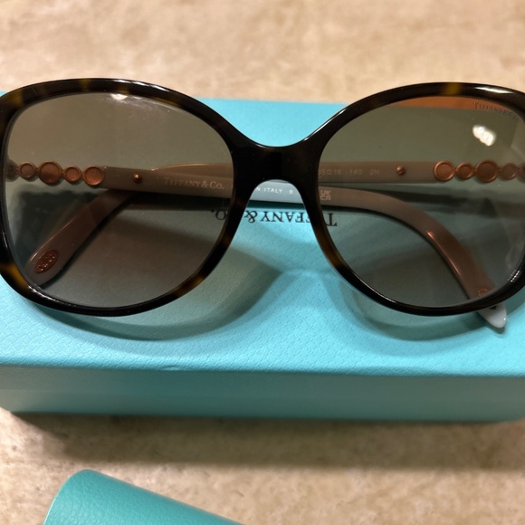 Brand new Tiffany & co women’s sunglasses main image 8